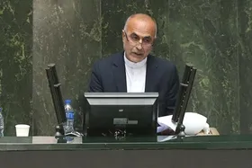 نماینده فسا: آقای رئیسی؛ با تیم فعلی موفق به تحقق شعار&zwnj;هایتان نخواهید بود| اجرای صحیح رتبه&zwnj;بندی معلمان در هاله&zwnj;ای از ابهام