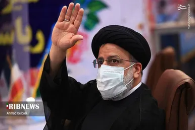 تصاویری از لحظه ثبت نام رئیس جمهور شهید در انتخابات ریاست جمهوری ۱۴۰۰
