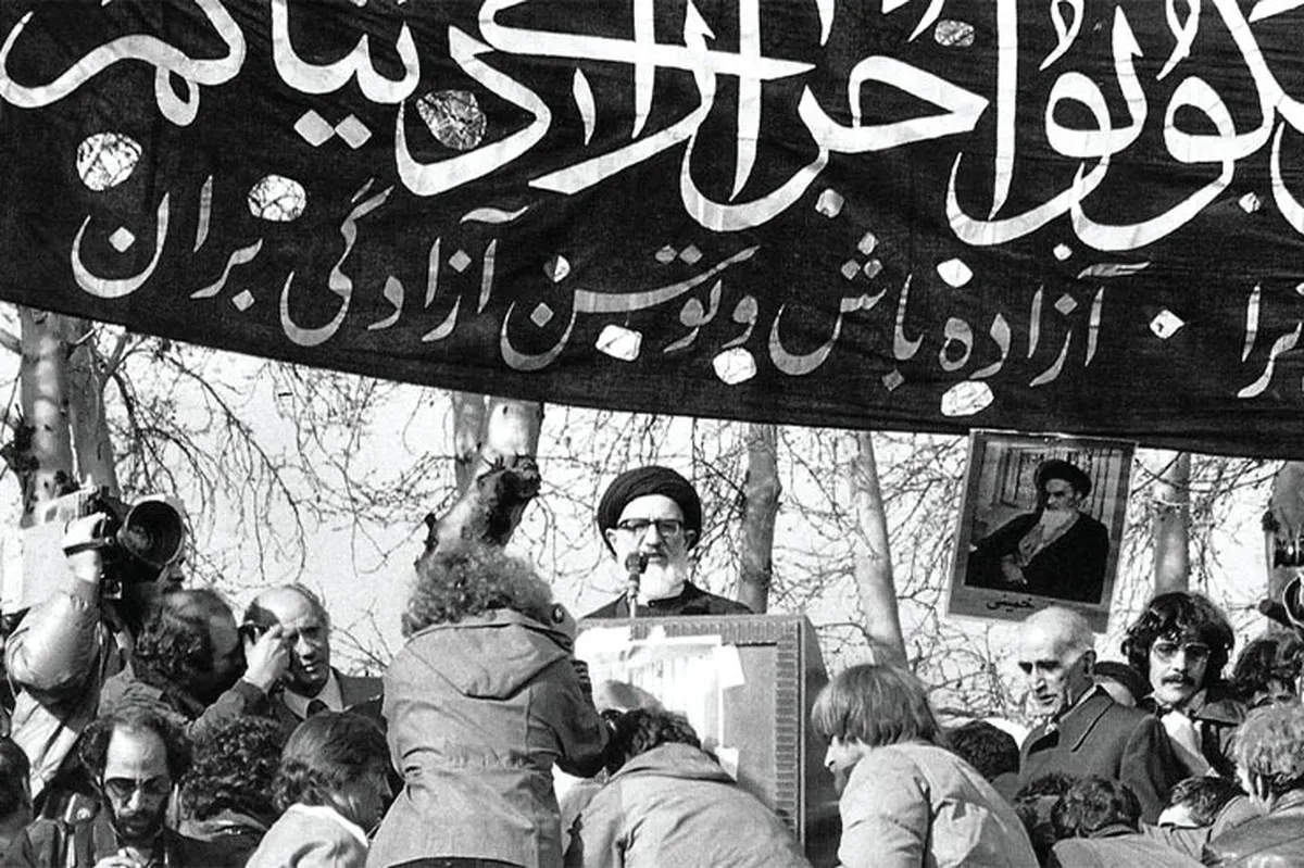 گفتگو با محمد اسفندیاری درباره ساحت اندیشه‌ای و  بنیان‌های فکری «ابوذر انقلاب» | قرآن؛ درس نامه اجتماع و  سیاست