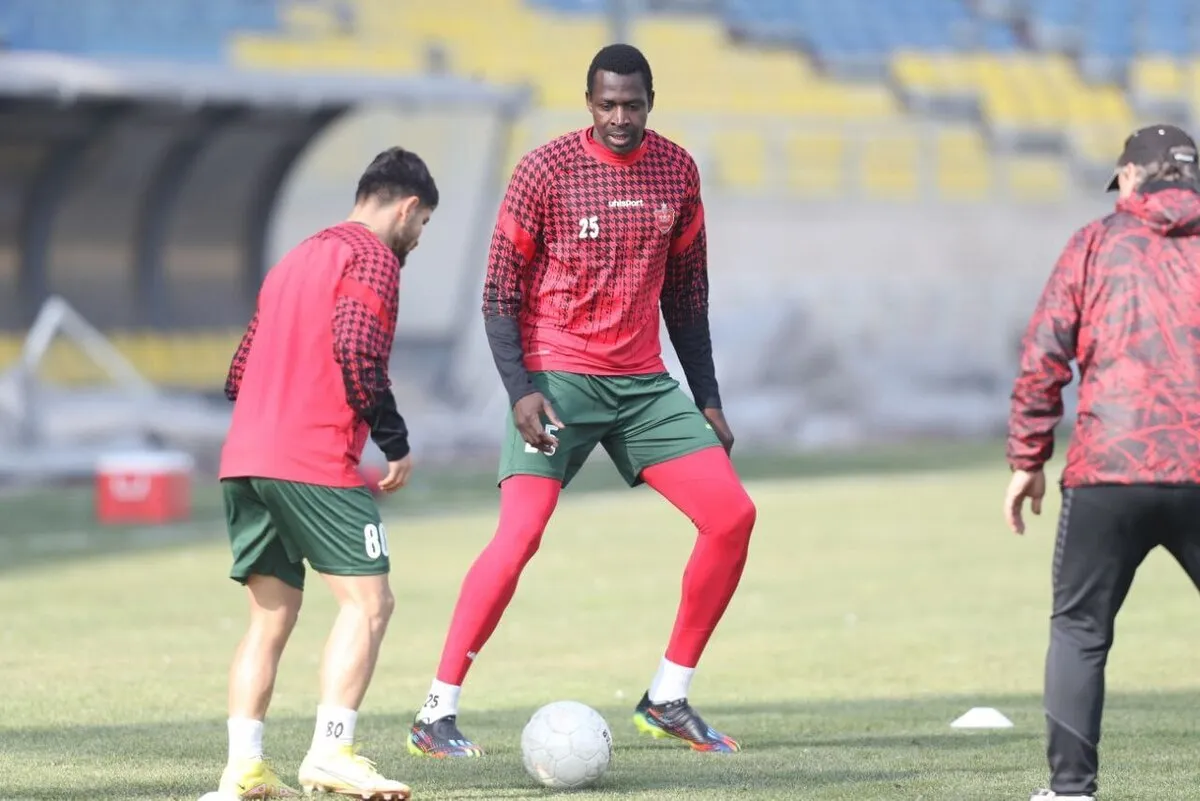 ۲ غایب بزرگ پرسپولیس مقابل تراکتور