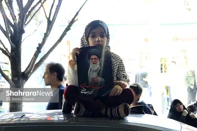 گزارش تصویری | تونل پرچم مردم مشهد در خیابان امام رضا (ع)