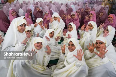 گزارش تصویری | جشن تکلیف دانش آموزان دختر مدارس غیر دولتی در حرم مطهر رضوی