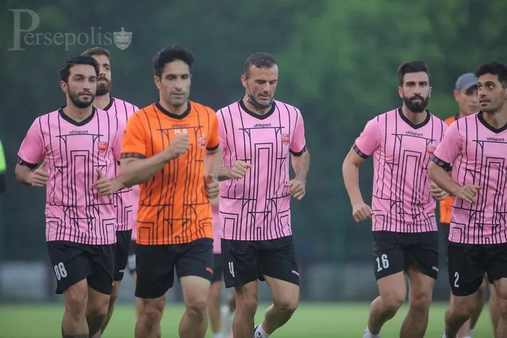 فدراسیون فوتبال دست پرسپولیس را در پوست گردو گذاشت؟