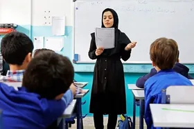 معاون استاندار خراسان رضوی: ۷۰ درصد از معلمان مردود در گزینش&zwnj;ها به کار بازگشتند | دیده&zwnj;شدن النگو، دلیل مردودشدن یک داوطلب استخدام معلمی!