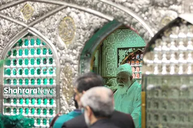 غبارروبی مضجع منور امام رضا(ع)