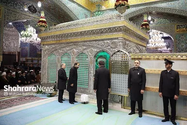 غبارروبی مضجع منور امام رضا(ع)