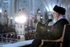رهبر انقلاب در مراسم سالگرد ارتحال امام خمینی(ره): رژیم صهیونیستی دارد تمام می&zwnj;شود، مردم دنیا دارند می&zwnj;بینند| ان&zwnj;شاءالله یک رئیس جمهور شایسته برای ملت ایران تعیین خواهد شد + فیلم و عکس