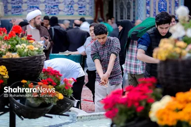 آخرین روز اعتکاف نوجوانان دهه هشتادی در حرم مطهر رضوی