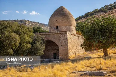 ایران زیباست | قبرستان باستانی روستای شهنشاه