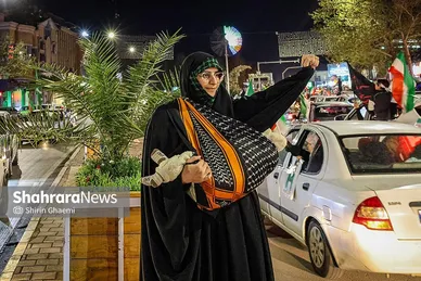 گزارش تصویری | بیست و نهمین شب حضور حماسی مردم مشهد،حضور کادر درمان در سنگر خیابان