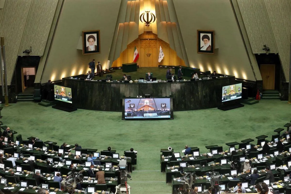 انتقاد نمایندگان از روند پرداخت تسهیلات بانکی خرد و اشتغال