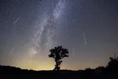 راهنمای تماشای بارش شهابی برساوُشی ۲۰۲۶ (۲۱ و ۲۲ مرداد ۱۴۰۵) + بهترین ساعت رصد