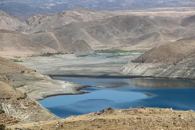 سد‌ طرق در آستانه‌ی ته‌نشینی
