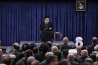 رهبر معظم انقلاب: رژیم صهیونیستی، سیلی اقدام در سوریه را خواهد خورد | فعالیت‌های وسیع زیر ساختی بخش شیرین اقتصاد است + فیلم و تصاویر