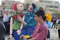 کارناوال عروسک‌ها در قلب تهران | جشنواره بین‌المللی تئاتر عروسکی شروع شد