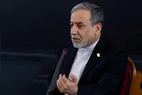 پیام عراقچی به نخست وزیر انگلیس: جان بریتانیایی‌ها را به خطر می‌اندازید!