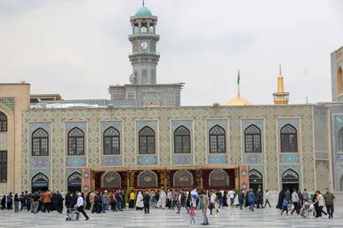 گل آرایی حرم مطهر رضوی در دهه کرامت 