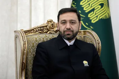عکس‌هایی از شهید مالک رحمتی در حرم امام‌رضا(ع)