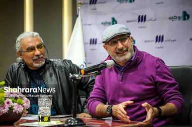 گپ و گفت منصور ضابطیان با موضوع کتاب جدیدش با عنوان «دو دستی»