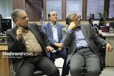 گزارش تصویری از بازدید عضو دفتر حفظ و نشر آثار رهبر معظم انقلاب اسلامی و شهردار مشهد مقدس از مؤسسه فرهنگی شهرآرا