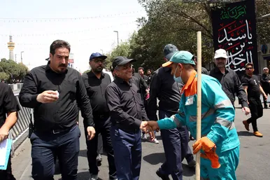 خدمات رسانی معاونت خدمات شهری شهرداری مشهد به عزاداران حسینی در روز تاسوعا