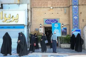 تجویز دارو&zwnj;های خارج از فهرست رسمی دارویی ایران تخلف است