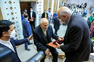 نشست صمیمی شهردار مشهد با جامعه قرآنی