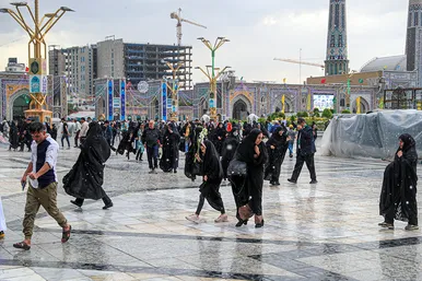 گلباران حرم مطهر رضوی در شب میلاد امام رضا(ع)