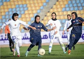 سکانس اول VAR در هفته چهارم لیگ برتر فوتبال زنان | استقلال مقابل سپاهان در یک بازی زیبا کامبک زد