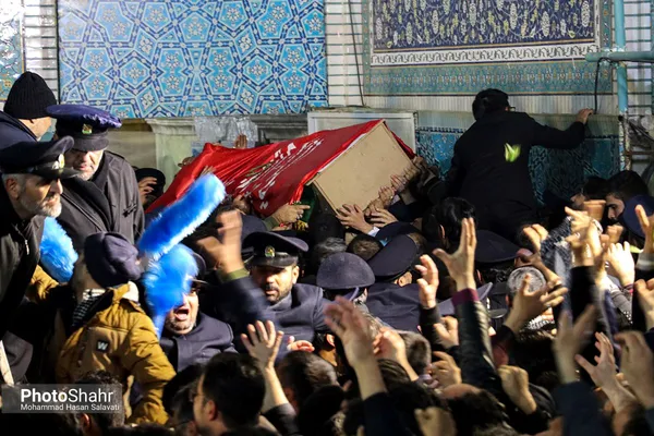 گزارش زنده از مراسم تشییع سردار سلیمانی در مشهد/ وعده ما با شهیدان مقاومت ساعت۱۴ میدان ۱۵خرداد مشهد