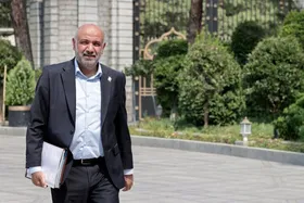 وزیر کار: تأمین مالی بدهی داروخانه&zwnj;ها با عرضه اوراق در بورس آغاز می&zwnj;شود