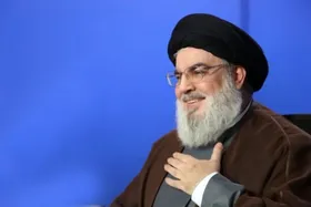 وقف عبای شهید سیدحسن نصرالله و پیراهن امام&zwnj;خمینی(ره) برای حمایت از جبهه مقاومت