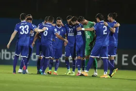 ویدئو کودک&zwnj;آزاری فوتبالی استقلال و پرسپولیس!| تعصب کودک استقلالی به آبی&zwnj;پوشان
