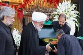 اهدای ۱۴۳ پرچم متبرک حرم امام‌رضا(ع) به هیئات مذهبی سراسر کشور