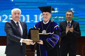 درجه پروفسوری افتخاری تاجیکستان به رئیس&zwnj; جمهوری اسلامی ایران اعطا شد