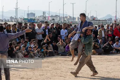 مسابقات کشتی سنتی افغانستانی‌ها به مناسبت نوروز در قم