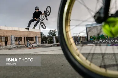 گزارش تصویری | ورزش‌های خیابانی؛ دوچرخه سواری BMX در جنوب تهران