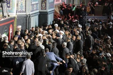 گزارش تصویری | وداع مردم مشهد با رهبر شهید ایران در حرم مطهر رضوی