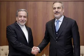 تاکید عراقچی و فیدان بر ادامه رایزنی&zwnj;های دوجانبه و مشورت با دیگر کشور&zwnj;های منطقه