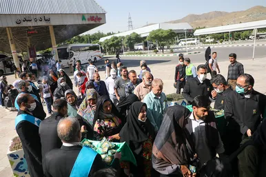 استقبال از زائران امام رضا(ع)
