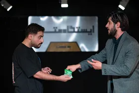خط زرد رفاقت | نگاهی به تئاتر &laquo;ایستگاه مترو&raquo; در تماشاخانه بهار مشهد