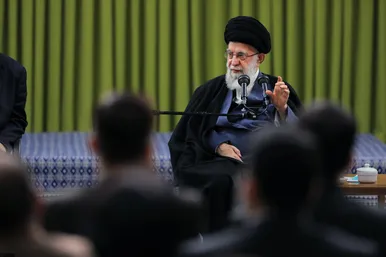 دیدار شاعران و اساتید ادبیات فارسی با رهبر انقلاب