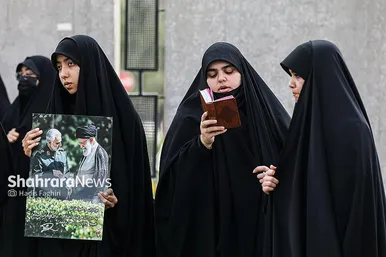 گزارش تصویری | تجمع دانشجویان مقابل دانشگاه فردوسی (۱۰ اسفند ۱۴۰۴)