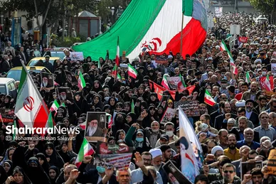 راهپیمایی مردم مشهد در محکومیت جنایت تروریستی در حرم مطهر شاهچراغ (ع)