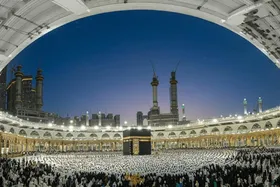 رمضان ۱۴۰۴ در مکه با موج میلیونی | ۲.۵ میلیون زائر در شب اول این ماه (۲۹ بهمن ۱۴۰۴)