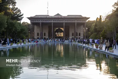 ایران زیباست | کاخ چهلستون اصفهان