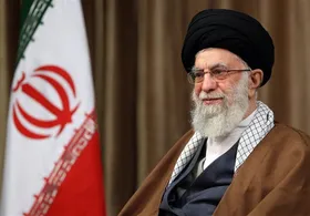 روایتی از ۴۰ سال سیره&zwnj; انقلابی آیت&zwnj;الله خامنه&zwnj;ای در عهد با انقلاب و ملت| تسخیر لانه جاسوسی آمریکا+ عکس