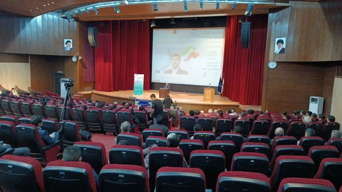 فریدون عباسی: نباید شفافیت به رأی دادن پوپولیستی ختم شود | باید از برجام خارج شویم