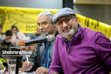 گپ و گفت منصور ضابطیان با موضوع کتاب جدیدش با عنوان «دو دستی»