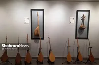 نگاهی به نمایشگاه موسیقی «روزبه» در نگارخانه فردوسی مشهد | نوای سازهای اصیل خراسانی